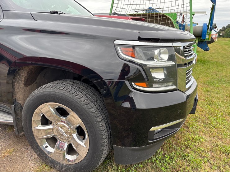 2015-chevrolet-tahoe-ltz-image-15