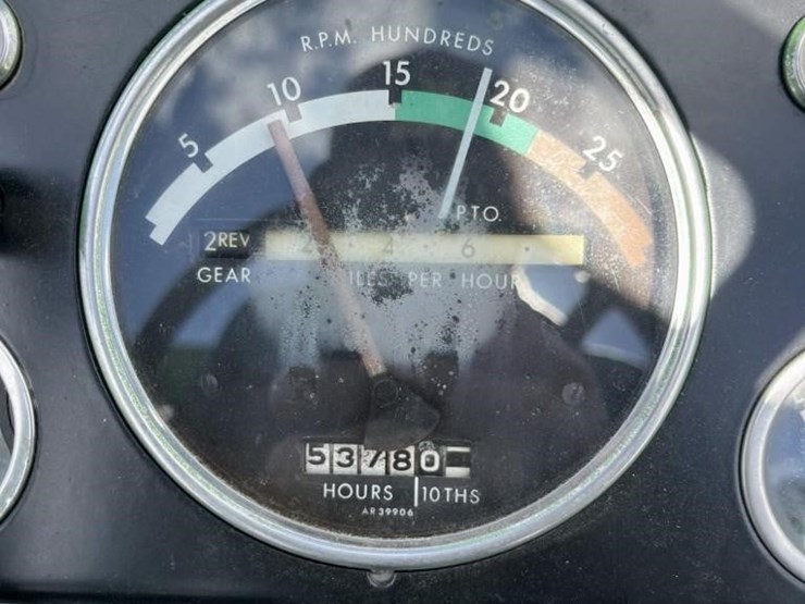 john-deere-4010-image-19