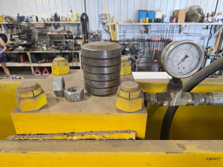 #9626-•-30-ton-shop-press-image-10