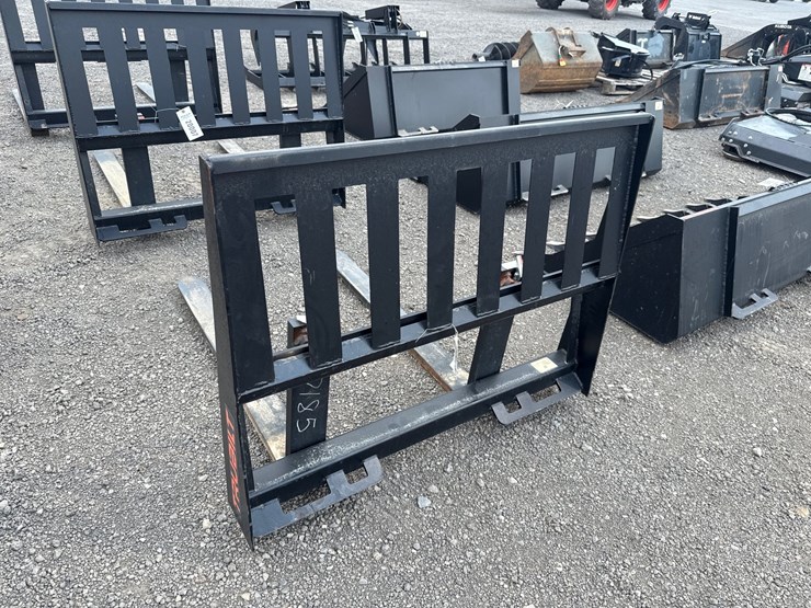#2027-•-trubilt-42”-skid-steer-pallet-forks-image-3