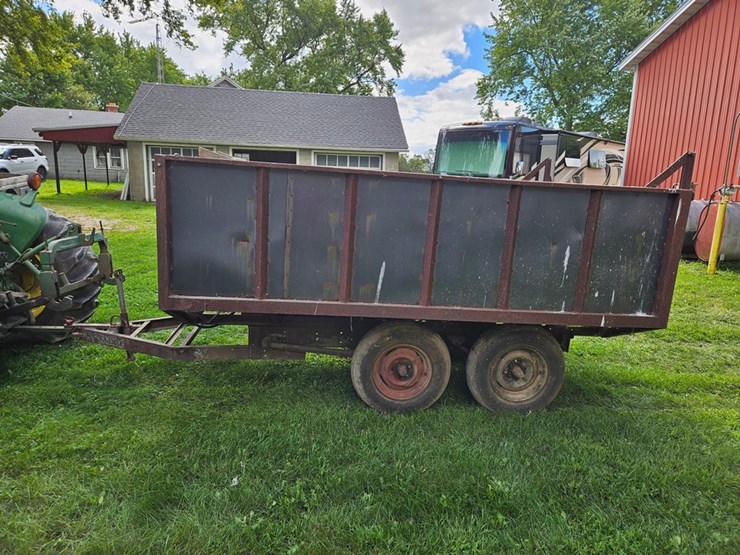 #8705-•-tandem-axle-dump-wagon-image-3