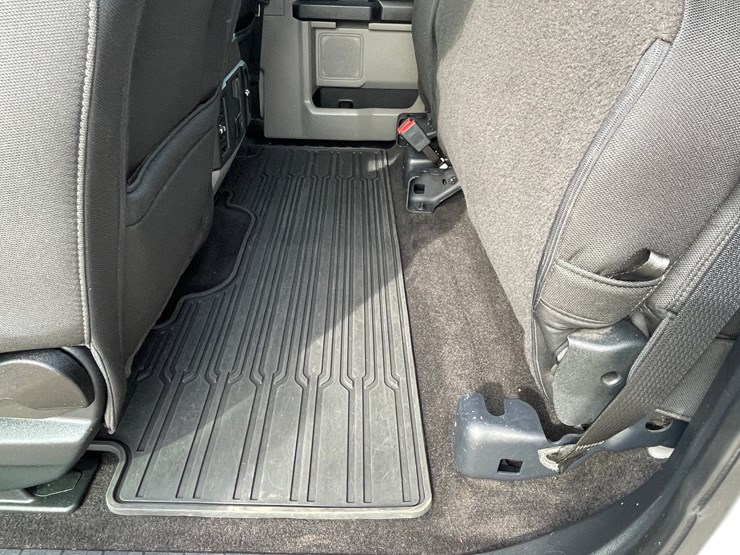 2020-ford-f150-image-27