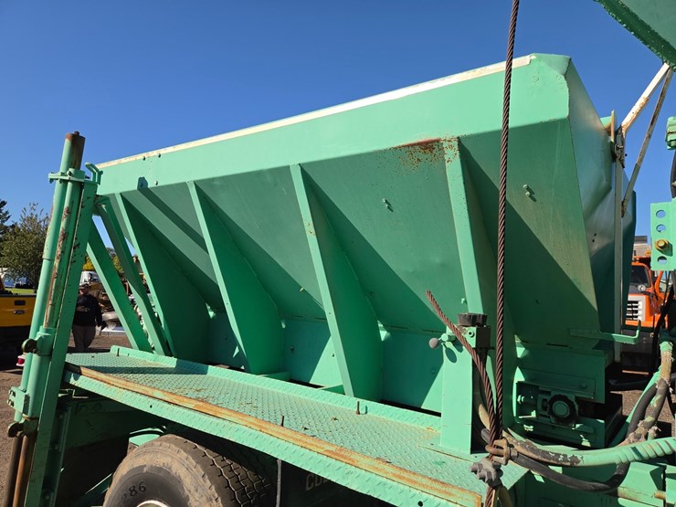 #3410-•-1974-oshkosh-p2025-1e1-plow-truck-image-26