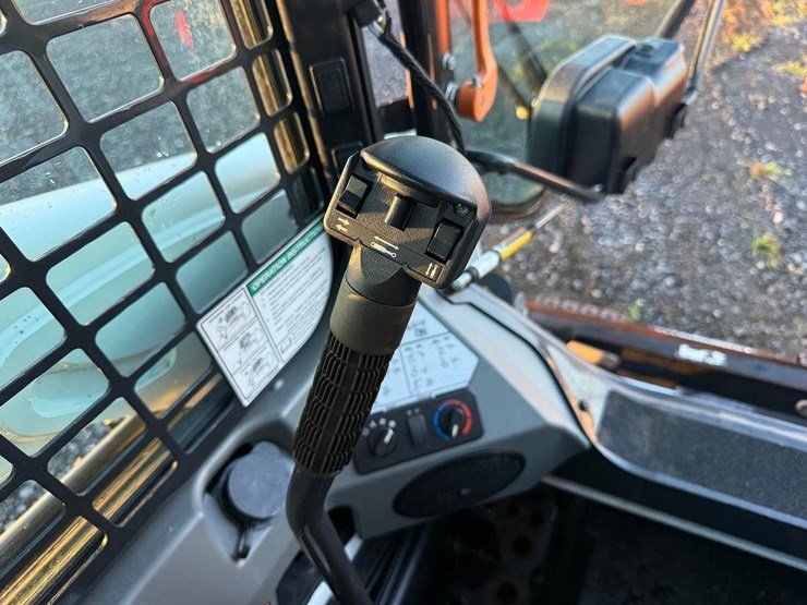 2018-bobcat-s550-image-21