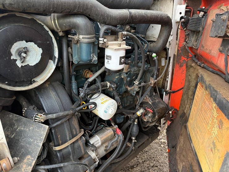 2006-bobcat-t300-image-15