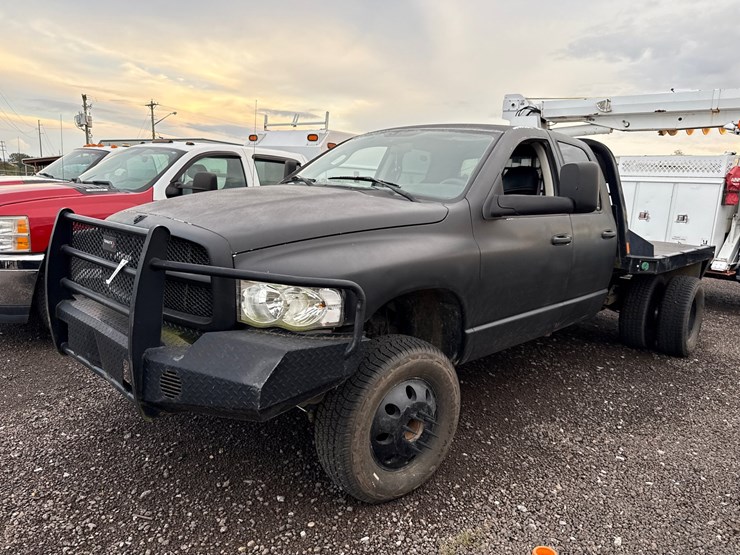2003-dodge-3500-image-1