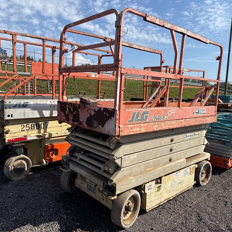 JLG 2646E2