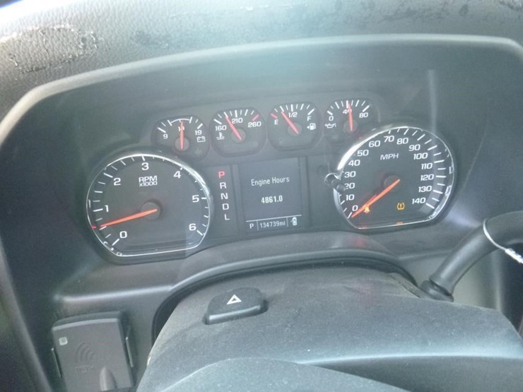 2018-chevrolet-1500-image-14