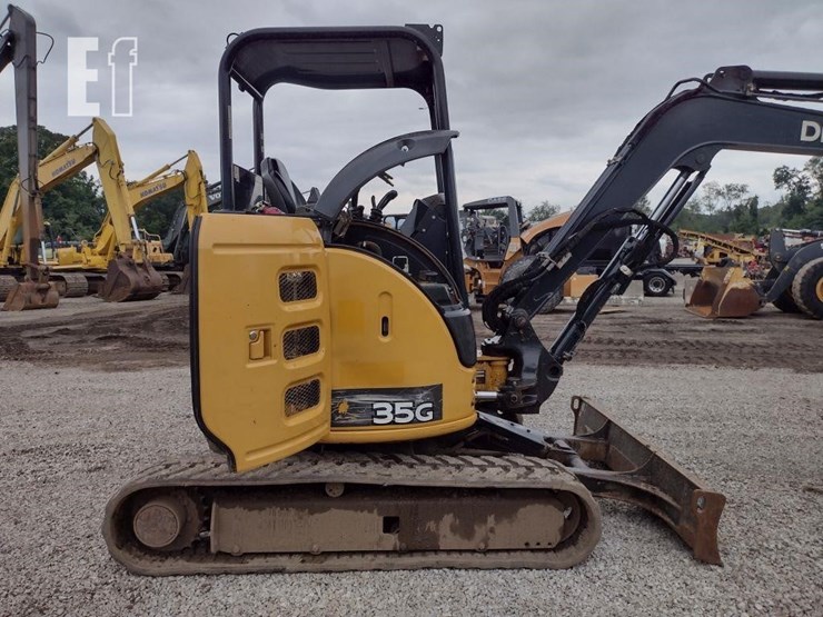 2016-deere-35g-image-27