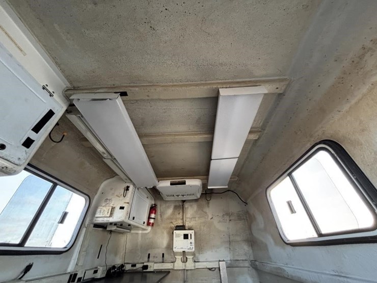 2007-pelsue-p0datt-005-s/a-office-trailer-image-25