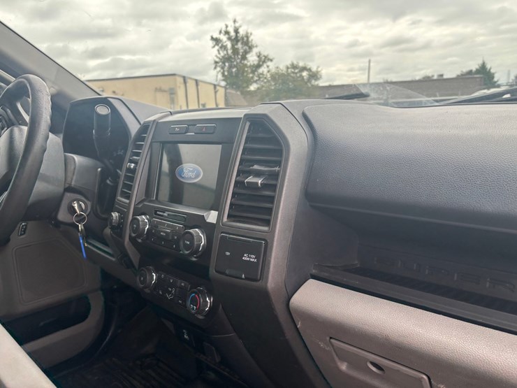 2022-ford-f250-image-40