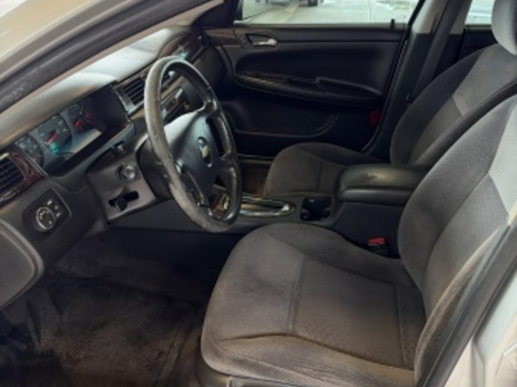 2014-chevrolet-impala-sdn-image-21
