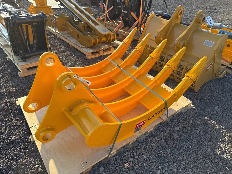 caterpillar-320-image-1