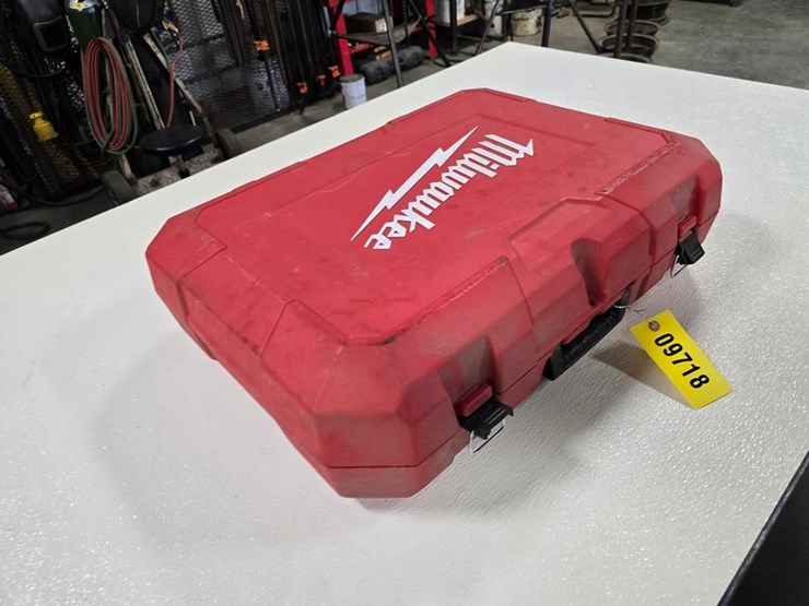 #9718-•-milwaukee-1518-electro-magnetic-drill-kit-image-8