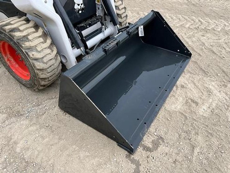 bobcat-68"-standard-duty-skid-steer-bucket-image-3
