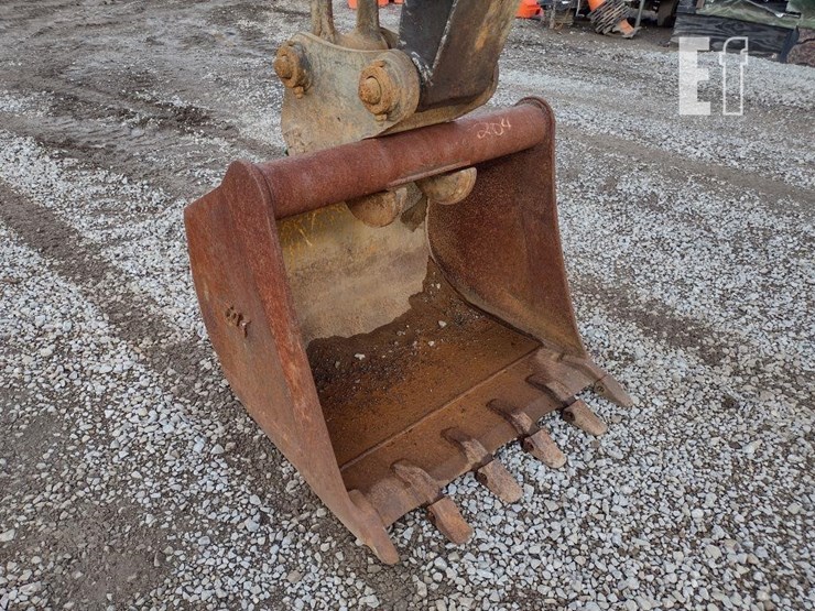 2018-deere-85g-image-23