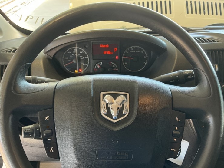 2020-dodge-2500-image-18