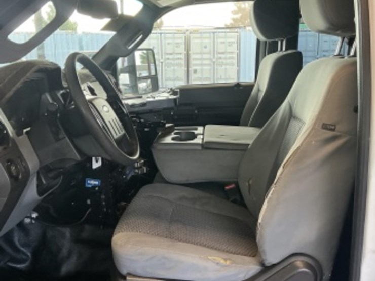 2015-ford-f550-image-23