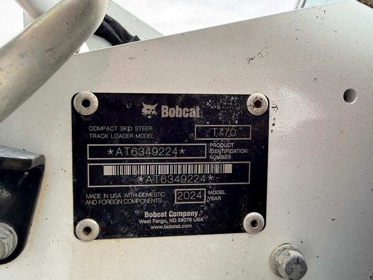 2024-bobcat-t770-image-28