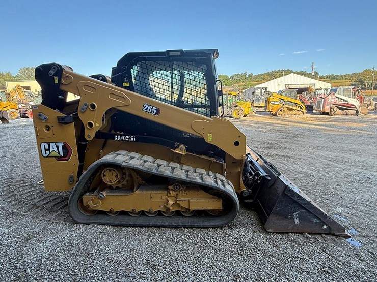 2024-caterpillar-265-image-5