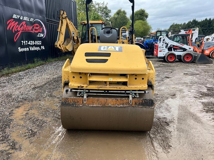 2010-caterpillar-cb34xw-image-9