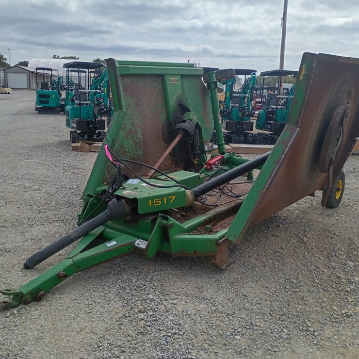 JOHN DEERE 1517
