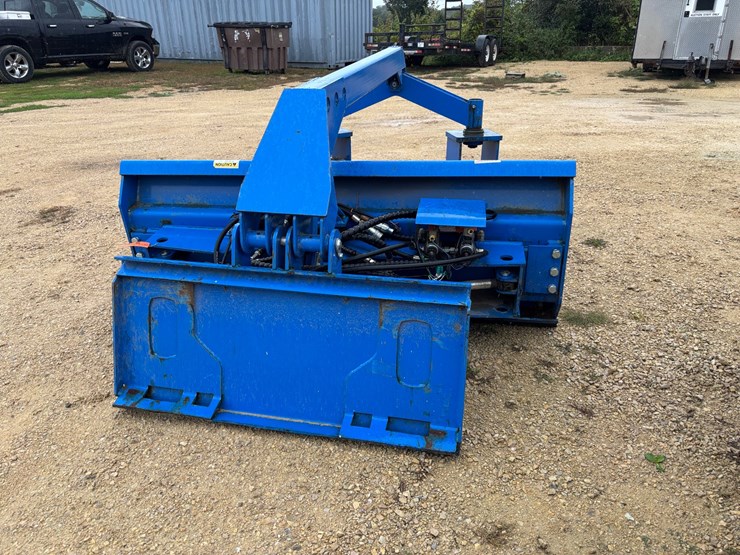 #1336-•-2022-topcat-sssg72-dozer-blade-image-3