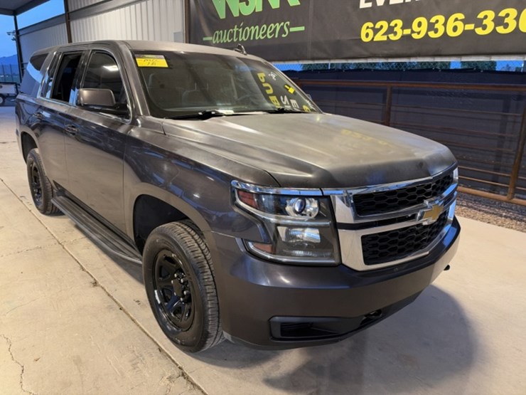 2017-chevrolet-tahoe-image-2