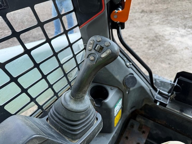 2023-bobcat-t62-image-26