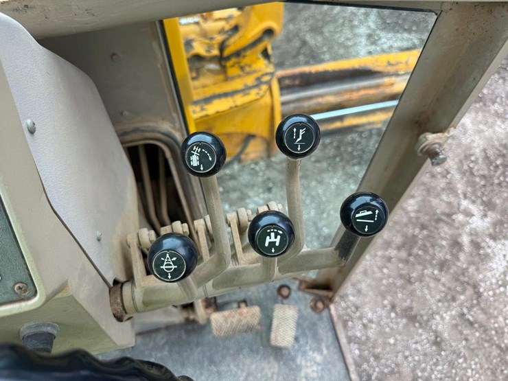 deere-672b-image-23