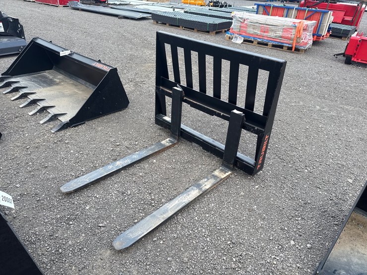 #2027-•-trubilt-42”-skid-steer-pallet-forks-image-2
