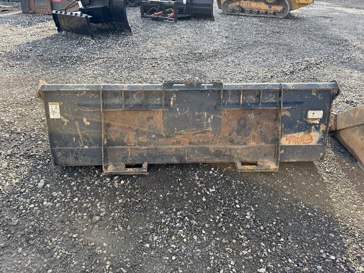 76”-skid-steer-tooth-bucket-image-3