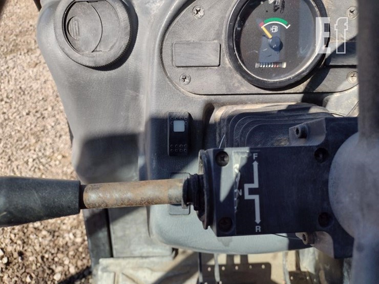 2011-caterpillar-th255-image-8