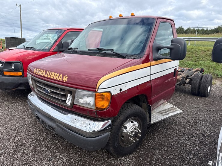 2006-ford-e450-image-1
