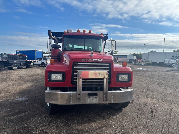 mack-rd688s-image-6