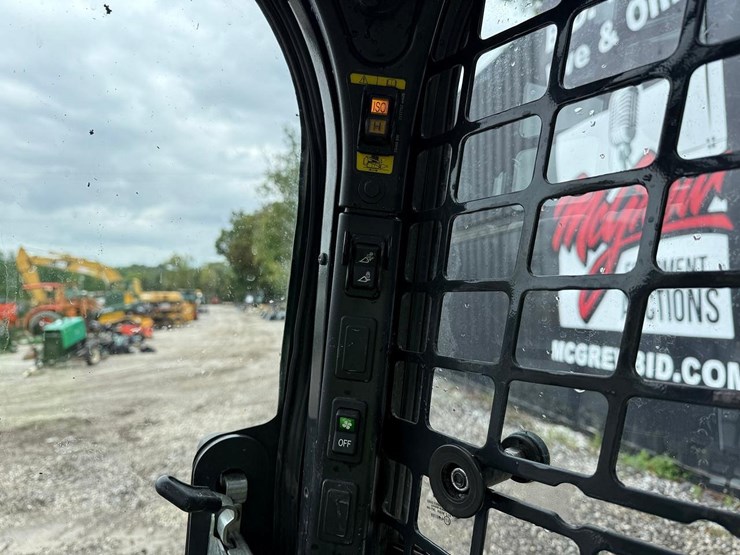 2024-bobcat-t770-image-21