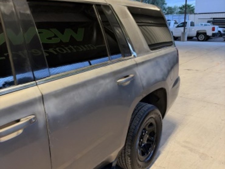 2016-chevrolet-tahoe-image-6