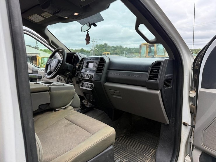 2017-ford-f350-image-12