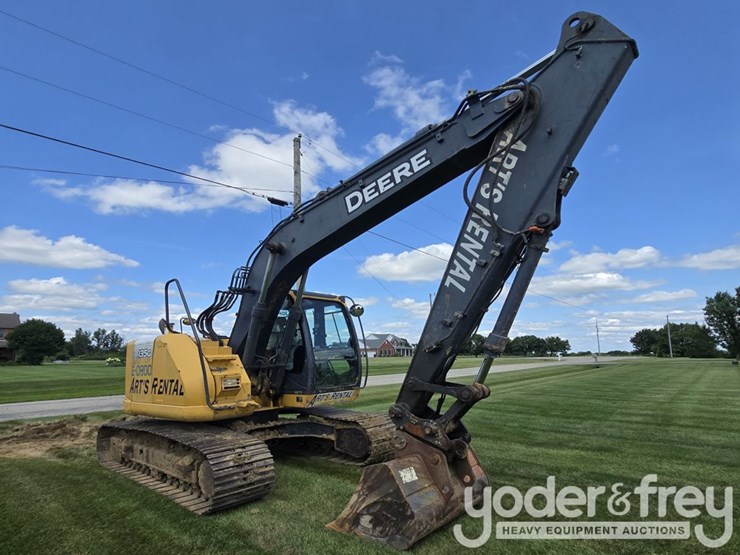 2016-deere-135g-image-1