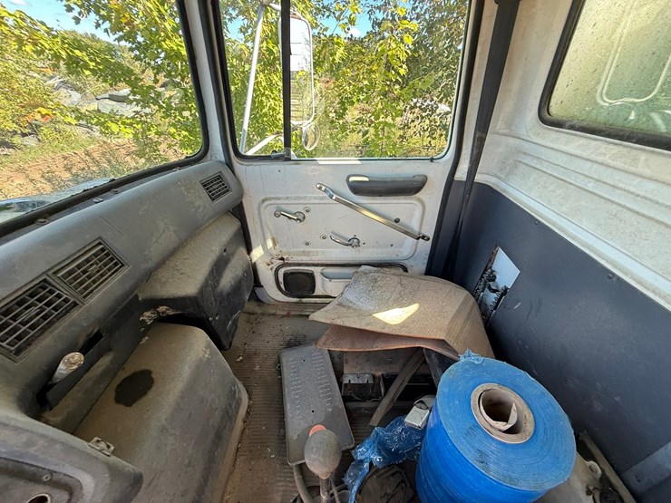 1991-ford-l8000-image-72