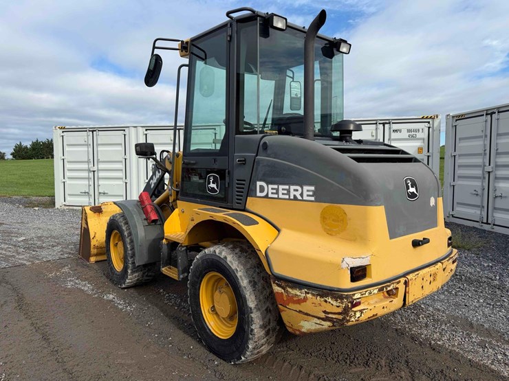 2013-deere-244j-image-3