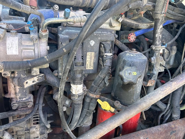 2004-mack-ch613-image-56