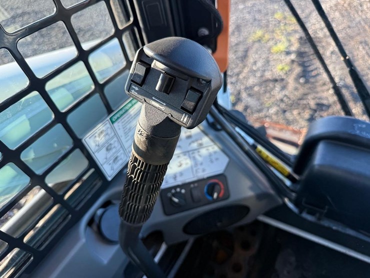 2017-bobcat-s550-image-20