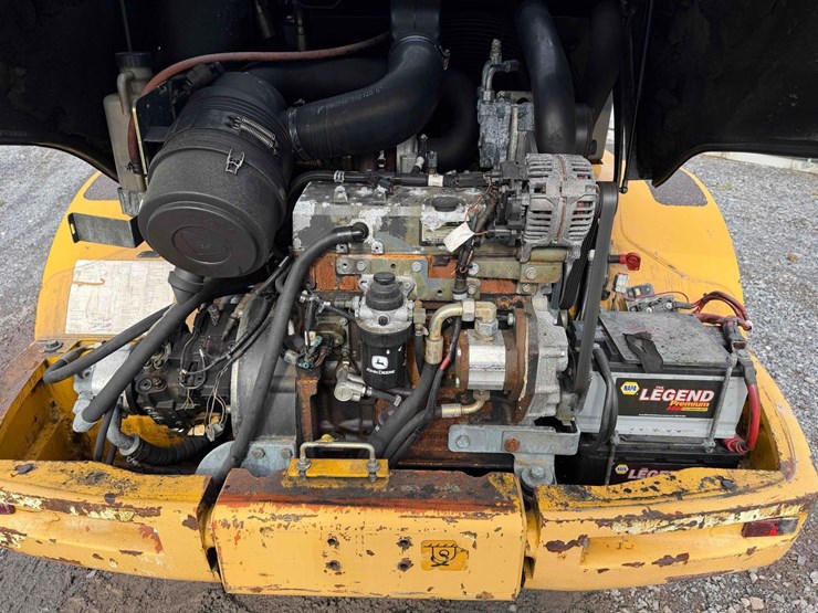 2013-deere-244j-image-19