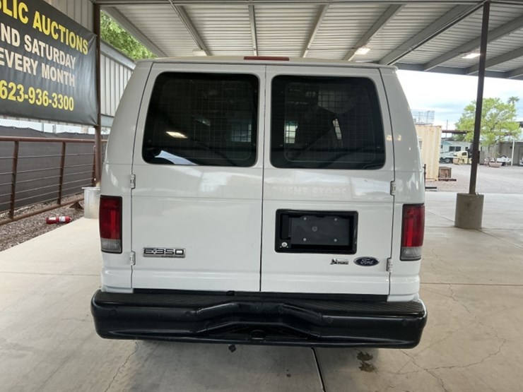 2009-ford-cargo-image-6