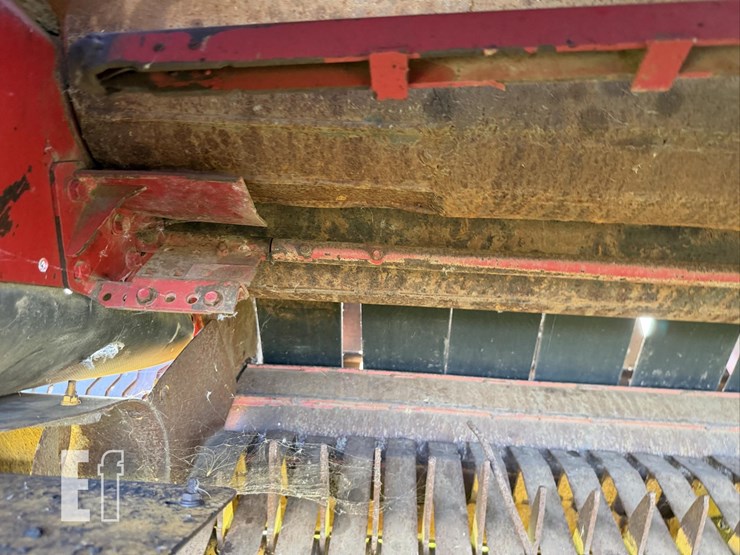 new-holland-br7090-image-44