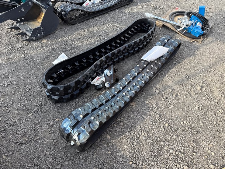 #1060-•-set-of-mini-excavator-tracks-&-quick-coupler-image-1