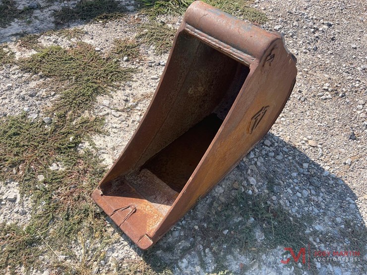 13-excavator-smooth-bucket-image-7