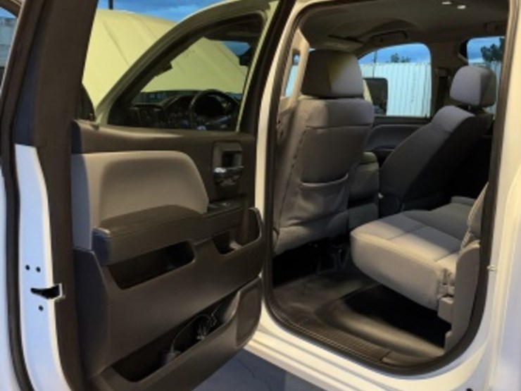 2018-chevrolet-silverado-1500-image-29