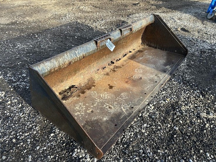 80”-skid-steer-bucket-image-2